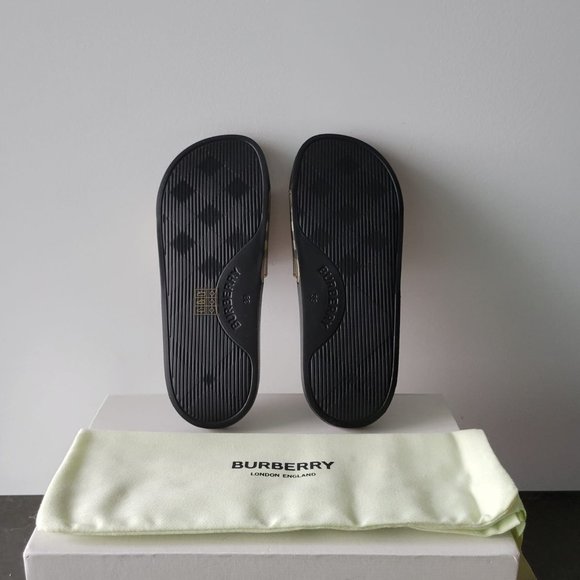 $398 *NEW* (9) Burberry Printed Sandals/Slides - Picture 9 of 16